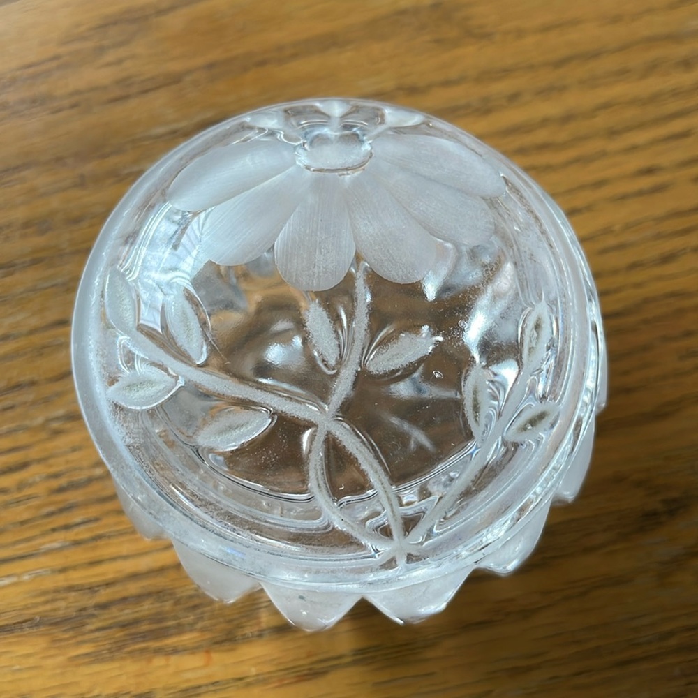 Princess House Vanity Lead Crystal Etched Flower Box